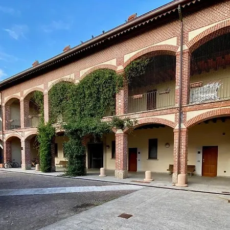 Cascina San Giovanni Hotel apartamentowy *